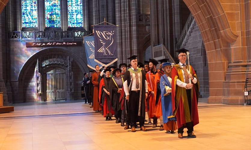 Graduation volunteering | Liverpool John Moores University