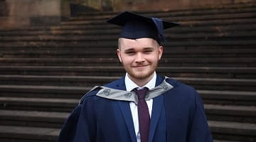 Oliver gets 'best of both worlds' with Degree Apprenticeship